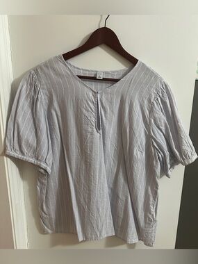 Old Navy Light Blue Striped Puff-Sleeve Blouse